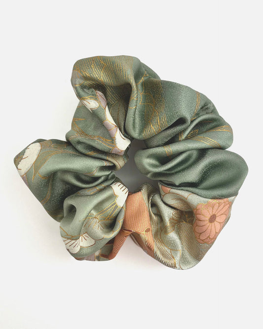 Bella Scrunchie - Tachibana Flowers and Magic Mallets in Pistachio